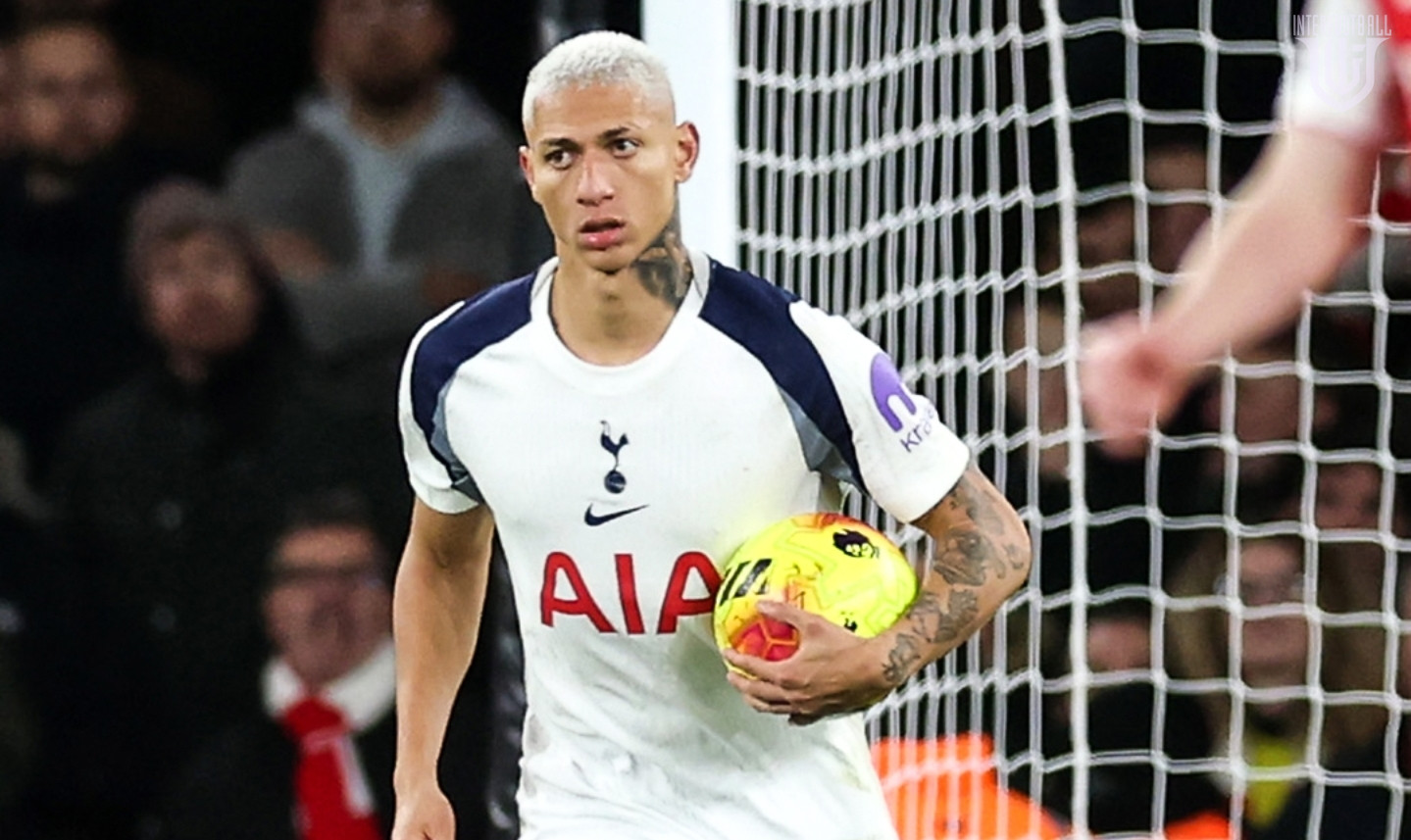 Ռիշարլիսոնի` դաշտի կենտրոնից խփած ֆանտաստիկ գոլն «Արսենալի» դեմ խաղում 🎥