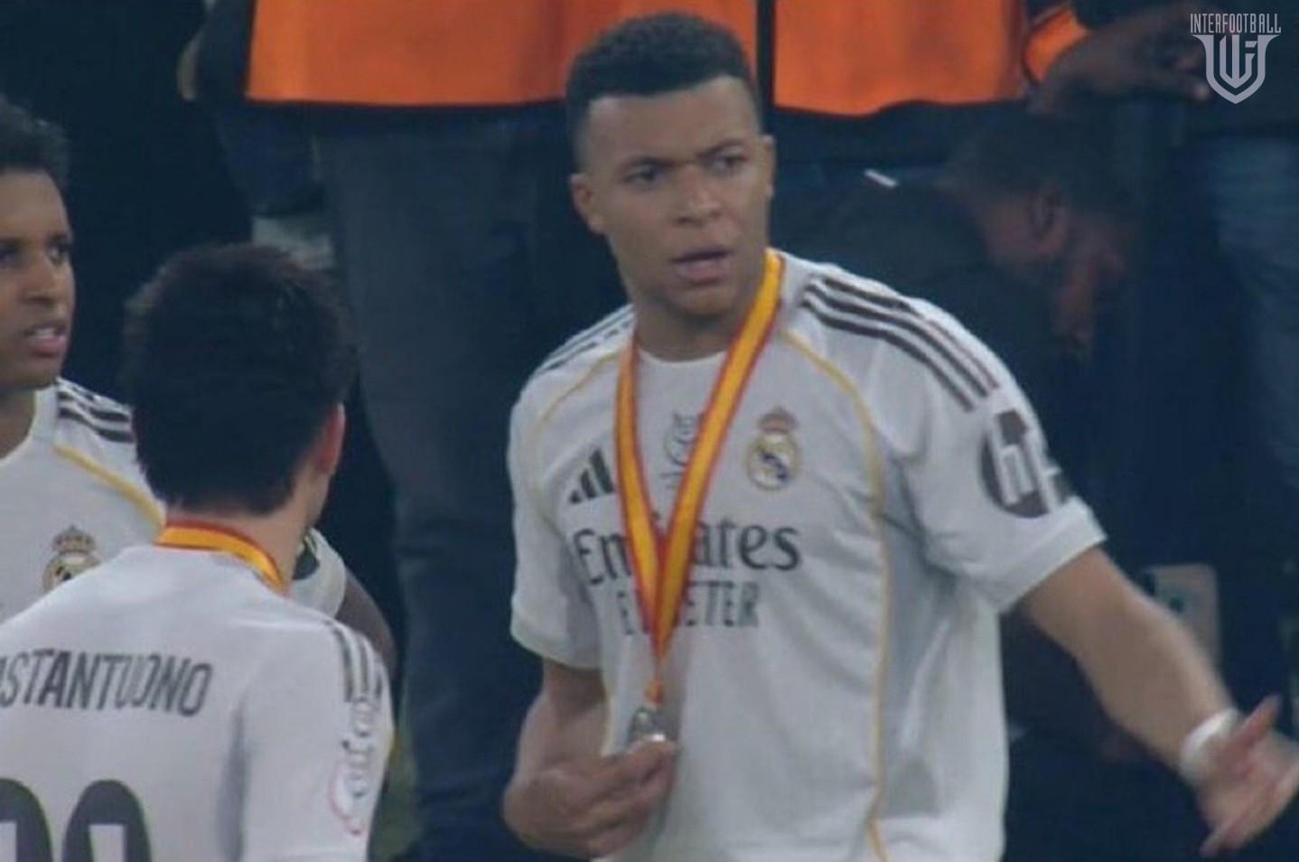 Մբապեն թույլ չի տվել «Ռեալի» խաղացողներին չեմպիոնական միջանցք բացել «Բարսայի» համար 🎥